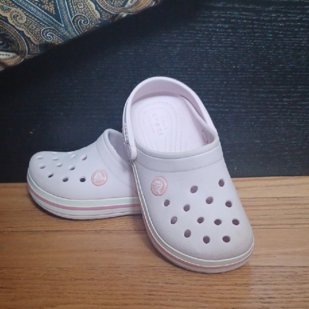 CROCS Kids Pink Clogs. Size 11